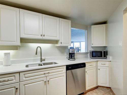 501-1234 Wharf St, Victoria, BC - Indoor Photo Showing Kitchen With Double Sink