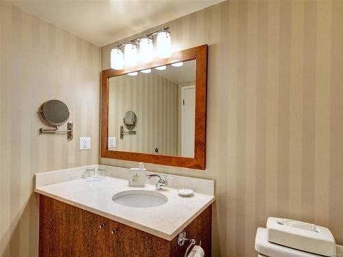501-1234 Wharf St, Victoria, BC - Indoor Photo Showing Bathroom