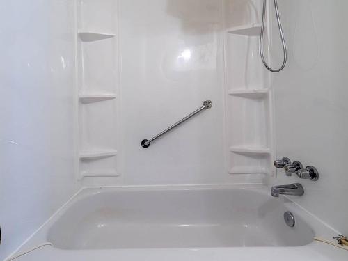 Salle de bains - 274 Rue Choquette, Beloeil, QC - Indoor Photo Showing Bathroom