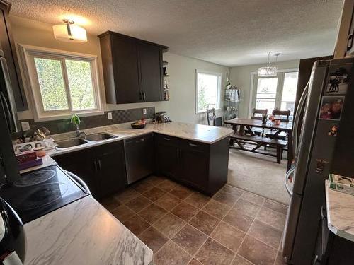 760 Walkem Road, Kamloops, BC - Indoor Photo Showing Kitchen With Double Sink