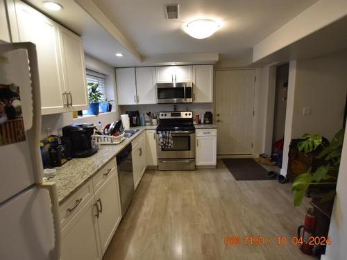 760 Walkem Road, Kamloops, BC - Indoor Photo Showing Kitchen