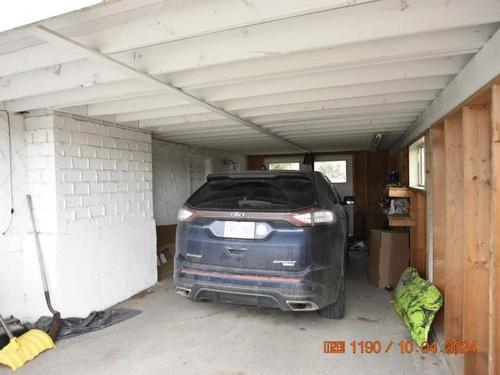 760 Walkem Road, Kamloops, BC - Indoor Photo Showing Garage