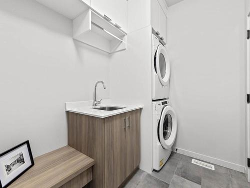 20-260 Rue Cheval Noir, Kamloops, BC - Indoor Photo Showing Laundry Room