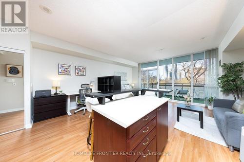 #203 -220 Burnhamthorpe Rd W, Mississauga, ON - Indoor Photo Showing Kitchen With Stainless Steel Kitchen With Double Sink