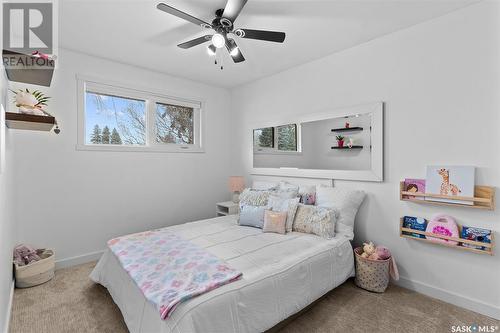 2710 Clarence Avenue S, Saskatoon, SK - Indoor Photo Showing Bedroom