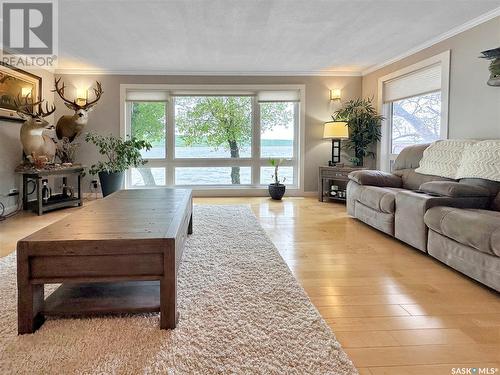 307 B Currie Avenue, Round Lake, SK - Indoor Photo Showing Living Room