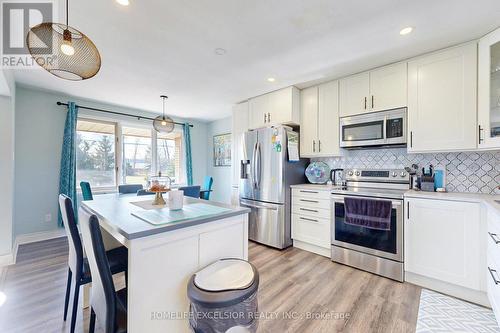 823 Essa Road, Barrie, ON - Indoor Photo Showing Kitchen