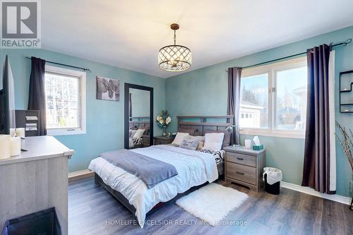 823 Essa Road, Barrie, ON - Indoor Photo Showing Bedroom