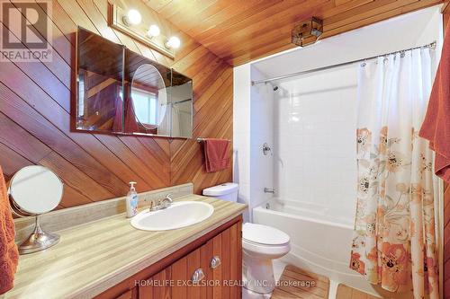 823 Essa Road, Barrie, ON - Indoor Photo Showing Bathroom