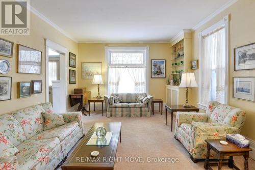 11 Tecumseth Street, Orillia, ON - Indoor Photo Showing Living Room