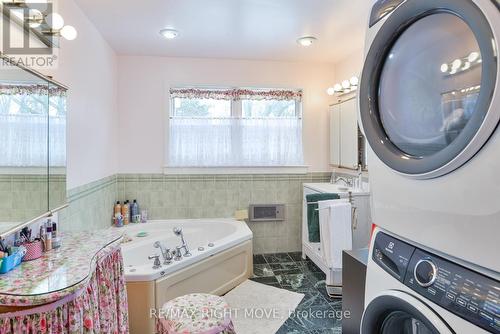 11 Tecumseth Street, Orillia, ON - Indoor Photo Showing Laundry Room