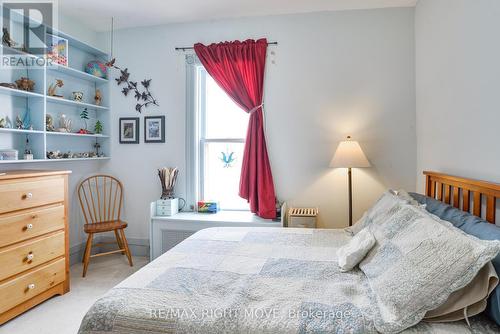 11 Tecumseth Street, Orillia, ON - Indoor Photo Showing Bedroom