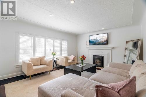 14 Northdale Street, London, ON - Indoor Photo Showing Living Room With Fireplace