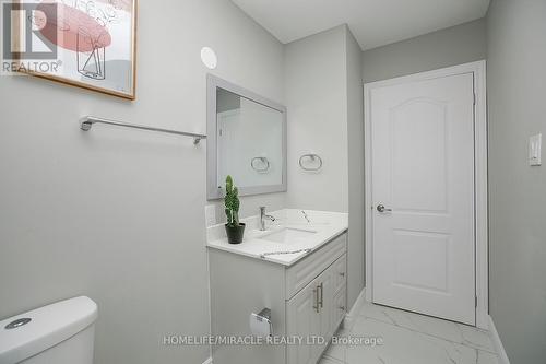 16 Finchley Cres, Brampton, ON - Indoor Photo Showing Bathroom