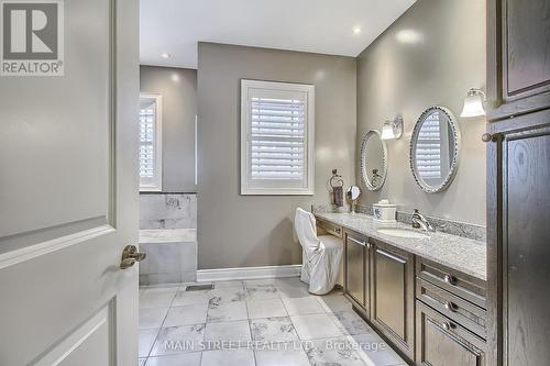 60 Country Club Drive, King, ON - Indoor Photo Showing Bathroom