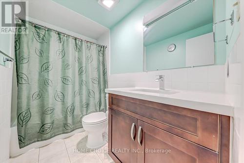 105 Empringham Dr, Toronto, ON - Indoor Photo Showing Bathroom