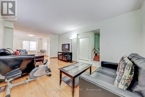 105 Empringham Dr, Toronto, ON - Indoor Photo Showing Living Room