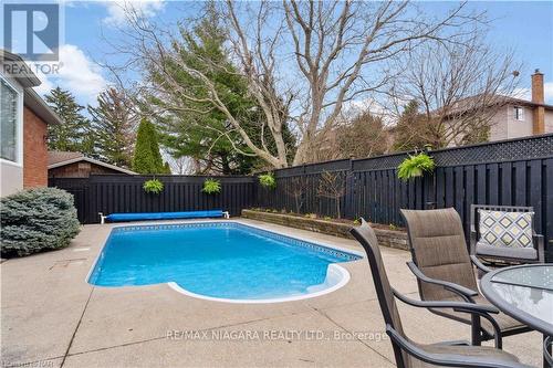 16 Burnham Crt, Grimsby, ON - Outdoor With In Ground Pool