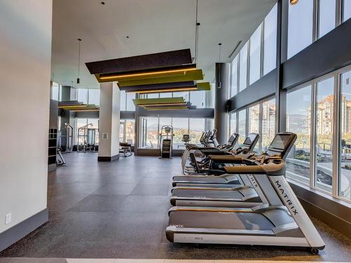 1707-1191 Sunset Drive, Kelowna, BC - Indoor Photo Showing Gym Room