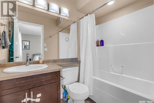 738 Stonebridge Common, Saskatoon, SK - Indoor Photo Showing Bathroom