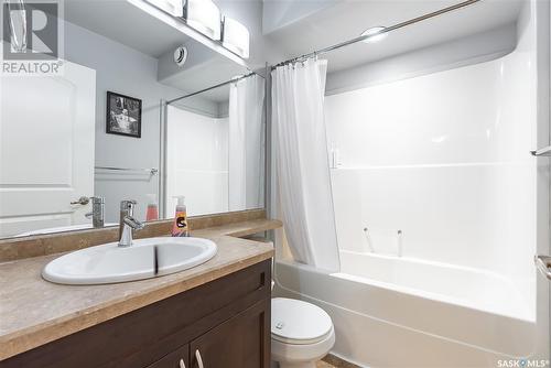 738 Stonebridge Common, Saskatoon, SK - Indoor Photo Showing Bathroom