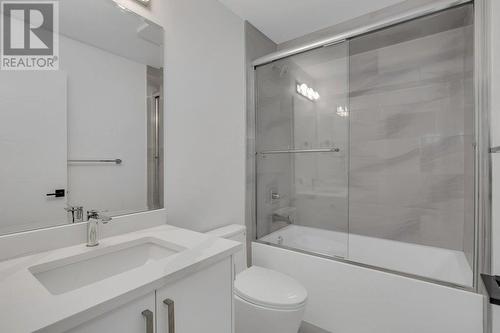 2834 Copper Ridge Drive, West Kelowna, BC - Indoor Photo Showing Bathroom