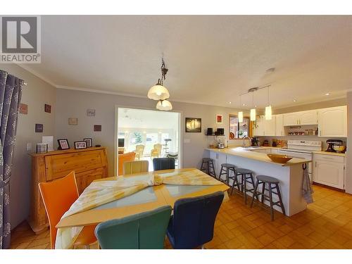 198 Edgar Road, Salmon Arm, BC - Indoor Photo Showing Dining Room