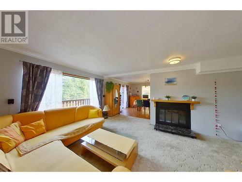 198 Edgar Road, Salmon Arm, BC - Indoor Photo Showing Living Room With Fireplace