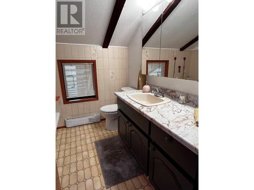 198 Edgar Road, Salmon Arm, BC - Indoor Photo Showing Bathroom