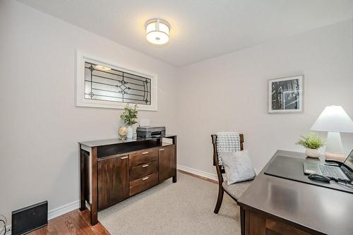 1518 Cottontree Drive, Burlington, ON - Indoor Photo Showing Living Room