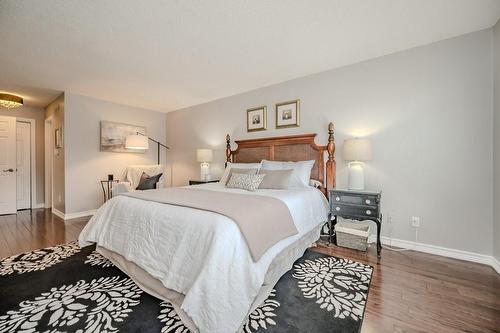 1518 Cottontree Drive, Burlington, ON - Indoor Photo Showing Bedroom