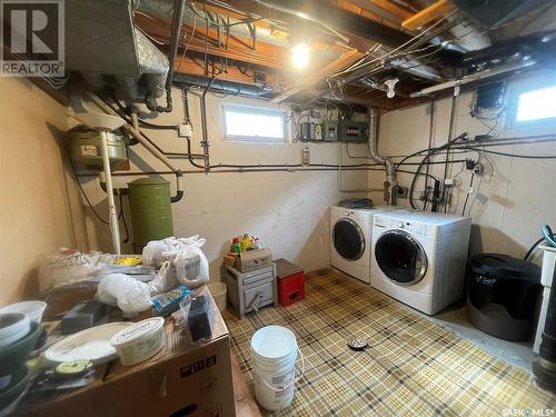 1623 Macpherson Avenue, Regina, SK - Indoor Photo Showing Laundry Room