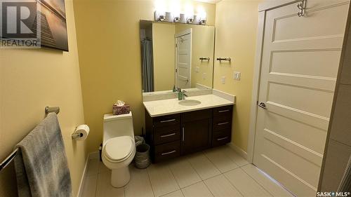 404 2300 Broad Street, Regina, SK - Indoor Photo Showing Bathroom