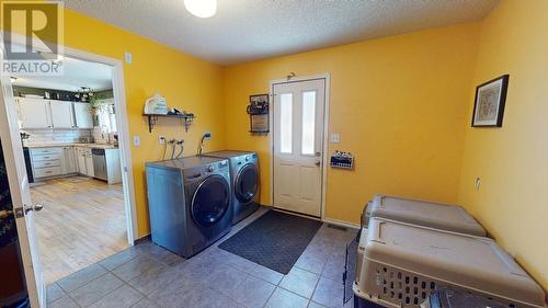 9212 Pollon Avenue, Hudsons Hope, BC - Indoor Photo Showing Laundry Room