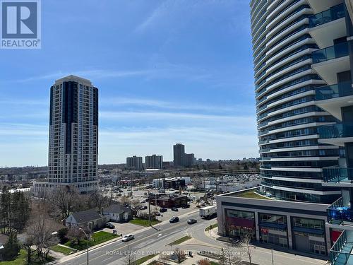 #822 -7167 Yonge St, Markham, ON - Outdoor With Balcony With Facade