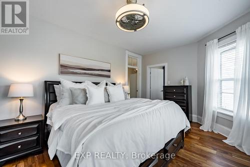 5201 Main Street, Clarington, ON - Indoor Photo Showing Bedroom