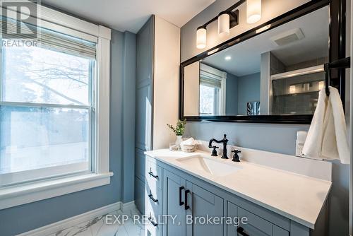 5201 Main St, Clarington, ON - Indoor Photo Showing Bathroom