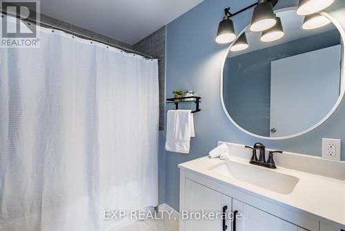 5201 Main Street, Clarington, ON - Indoor Photo Showing Bathroom