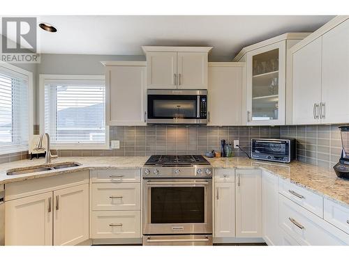 3471 Apple Way Boulevard, West Kelowna, BC - Indoor Photo Showing Kitchen With Double Sink