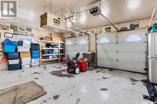 107 7Th Avenue W, Watrous, SK - Indoor Photo Showing Garage