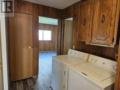 2142 Ritchie Drive, Cawston, BC - Indoor Photo Showing Laundry Room