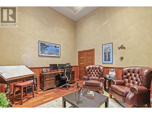 15966 Commonage Road, Lake Country, BC - Indoor Photo Showing Living Room