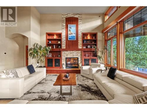 15966 Commonage Road, Lake Country, BC - Indoor Photo Showing Living Room With Fireplace