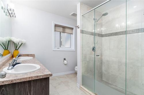 197 Woodway Trail, Simcoe, ON - Indoor Photo Showing Bathroom