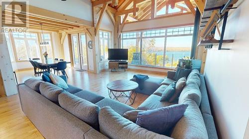 13113 Sunnyside Drive, Charlie Lake, BC - Indoor Photo Showing Living Room