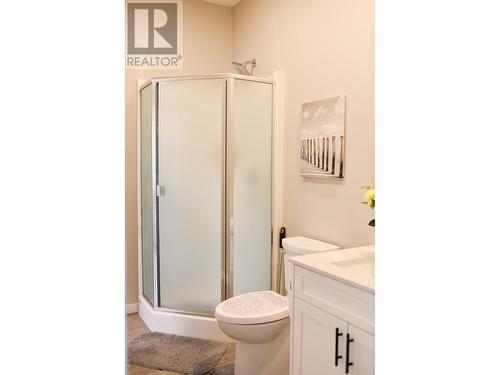 A 4940 Twedle Avenue, Terrace, BC - Indoor Photo Showing Bathroom