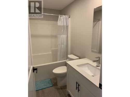 A 4940 Twedle Avenue, Terrace, BC - Indoor Photo Showing Bathroom