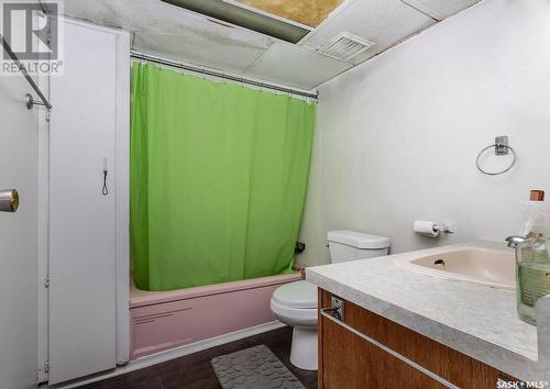 500 Duchess Street, Saskatoon, SK - Indoor Photo Showing Bathroom