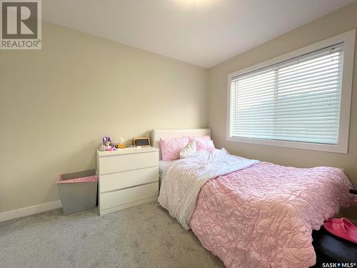 371 Hassard Close, Saskatoon, SK - Indoor Photo Showing Bedroom