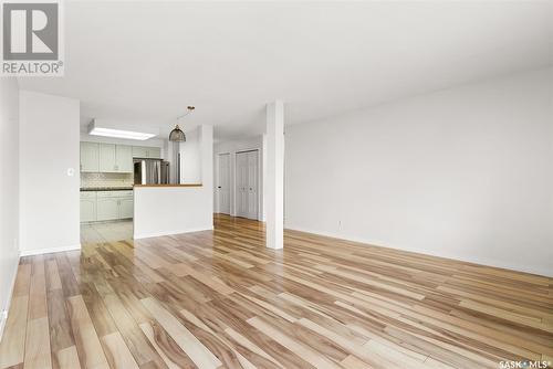 206 2275 Mcintyre Street, Regina, SK - Indoor Photo Showing Kitchen